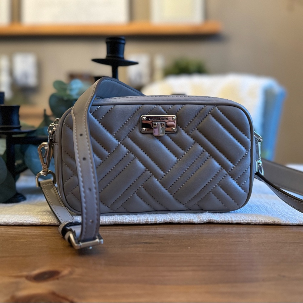 NWT - Michael Kors Peyton Quilting Leather Small Camera Crossbody Bag Pearl Grey